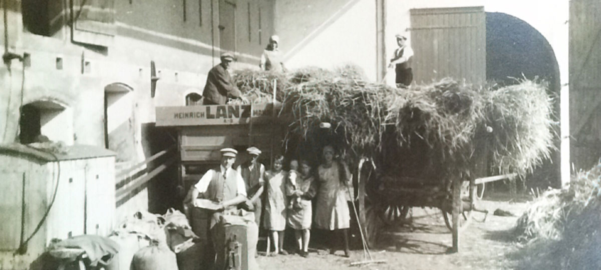Historisches Foto von einem Großmühlinger Bauernhof